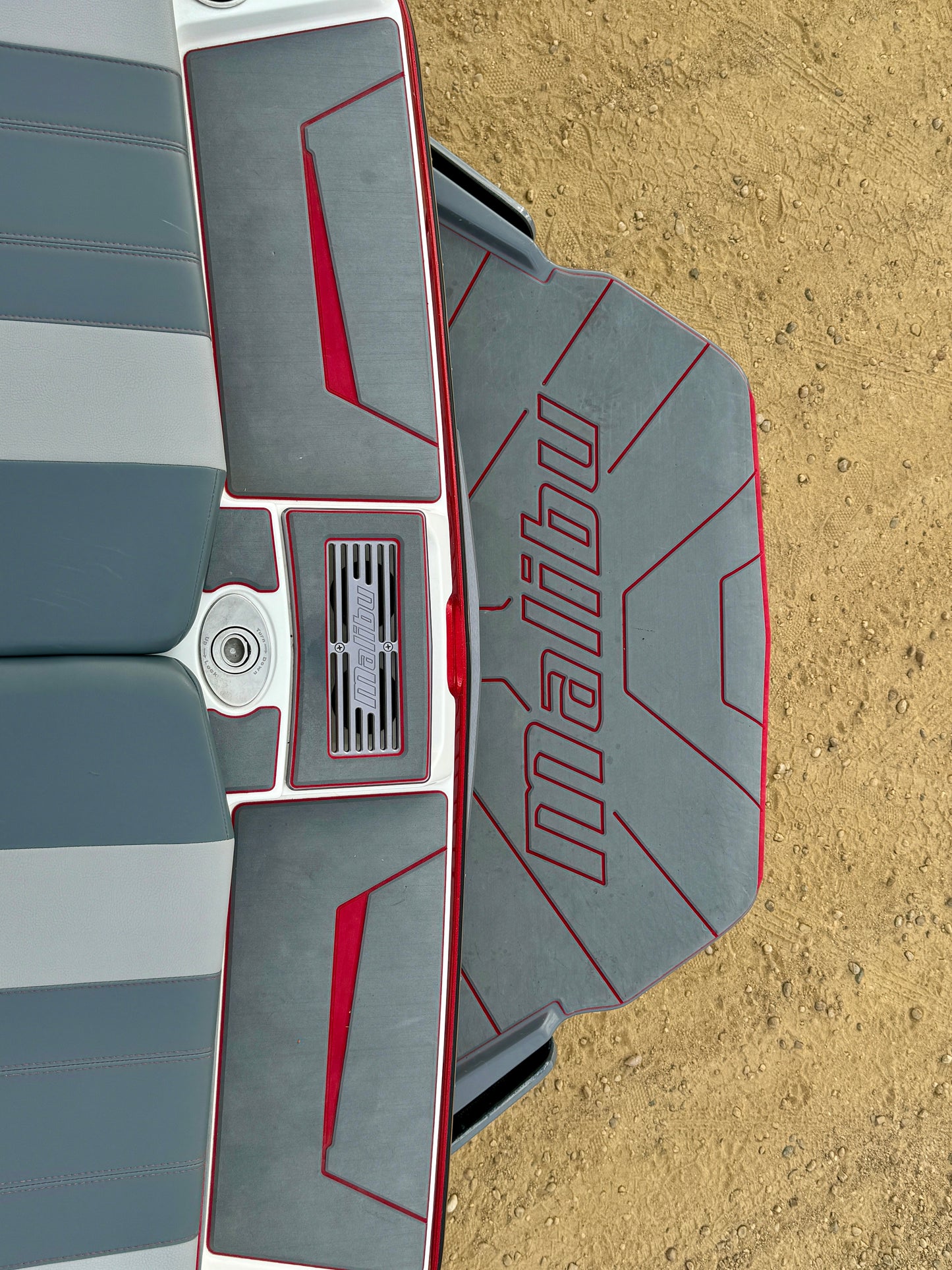 2022 Malibu LX -almost NEW