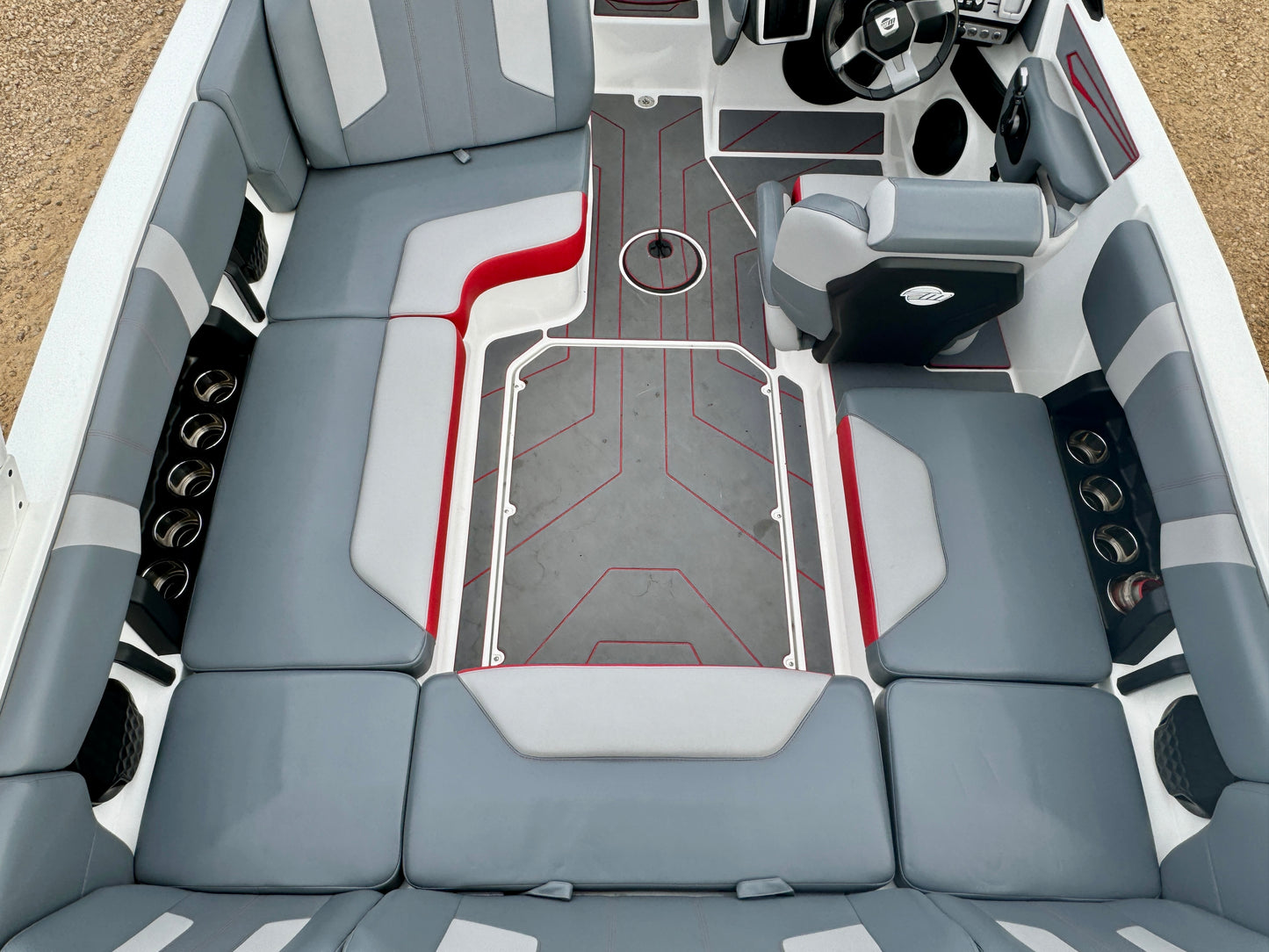 2022 Malibu LX -almost NEW