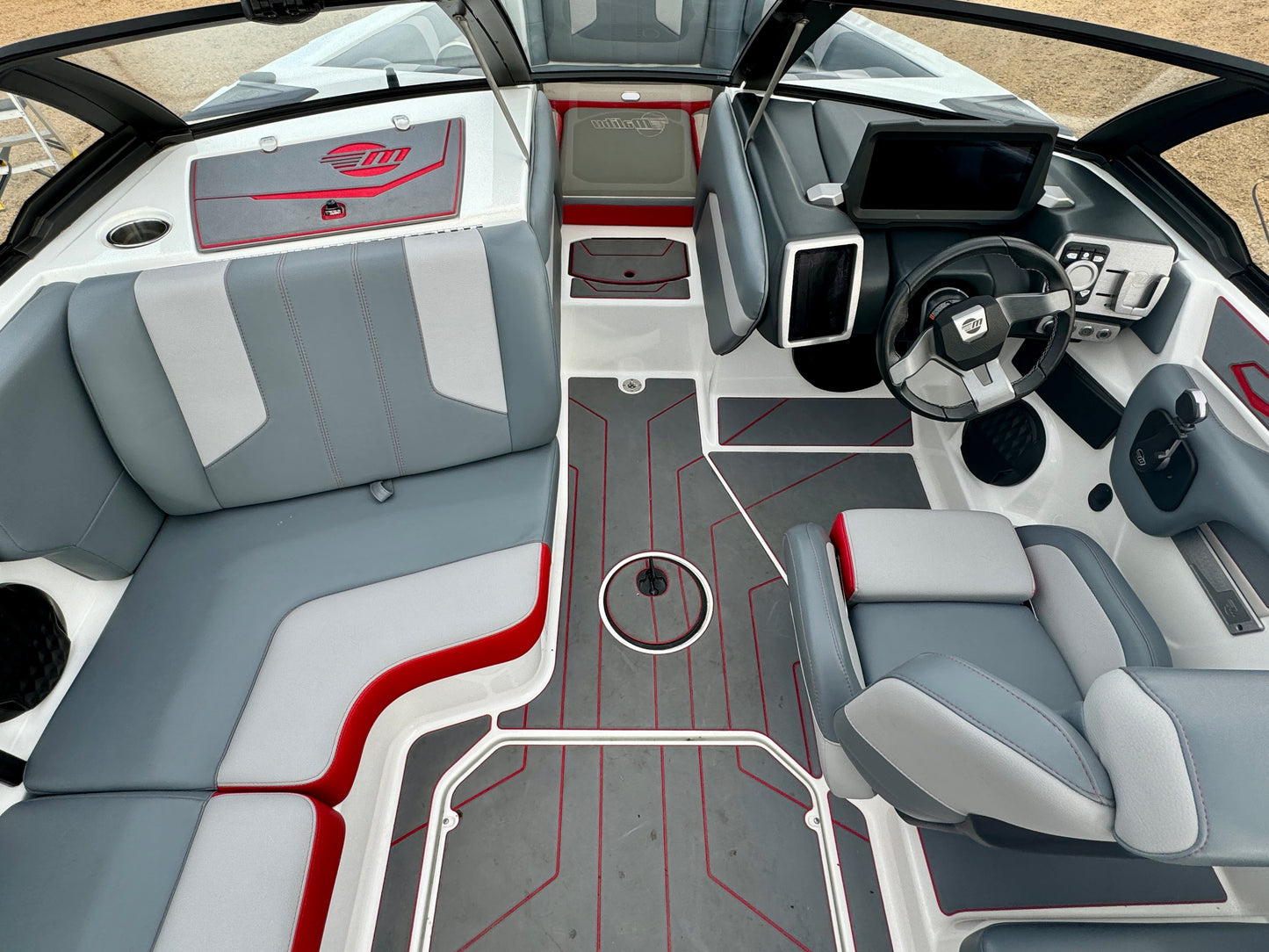 2022 Malibu LX -almost NEW