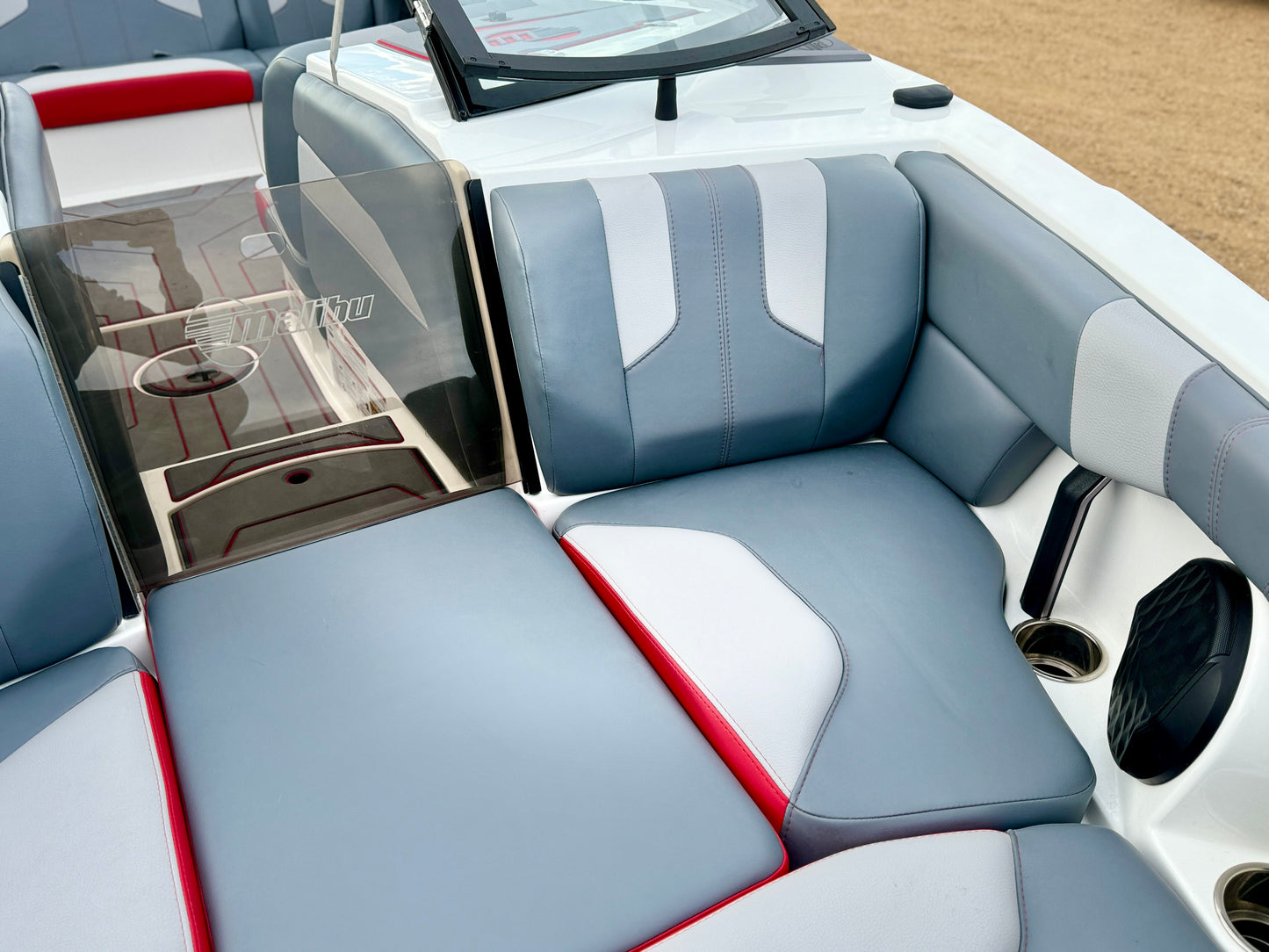 2022 Malibu LX -almost NEW