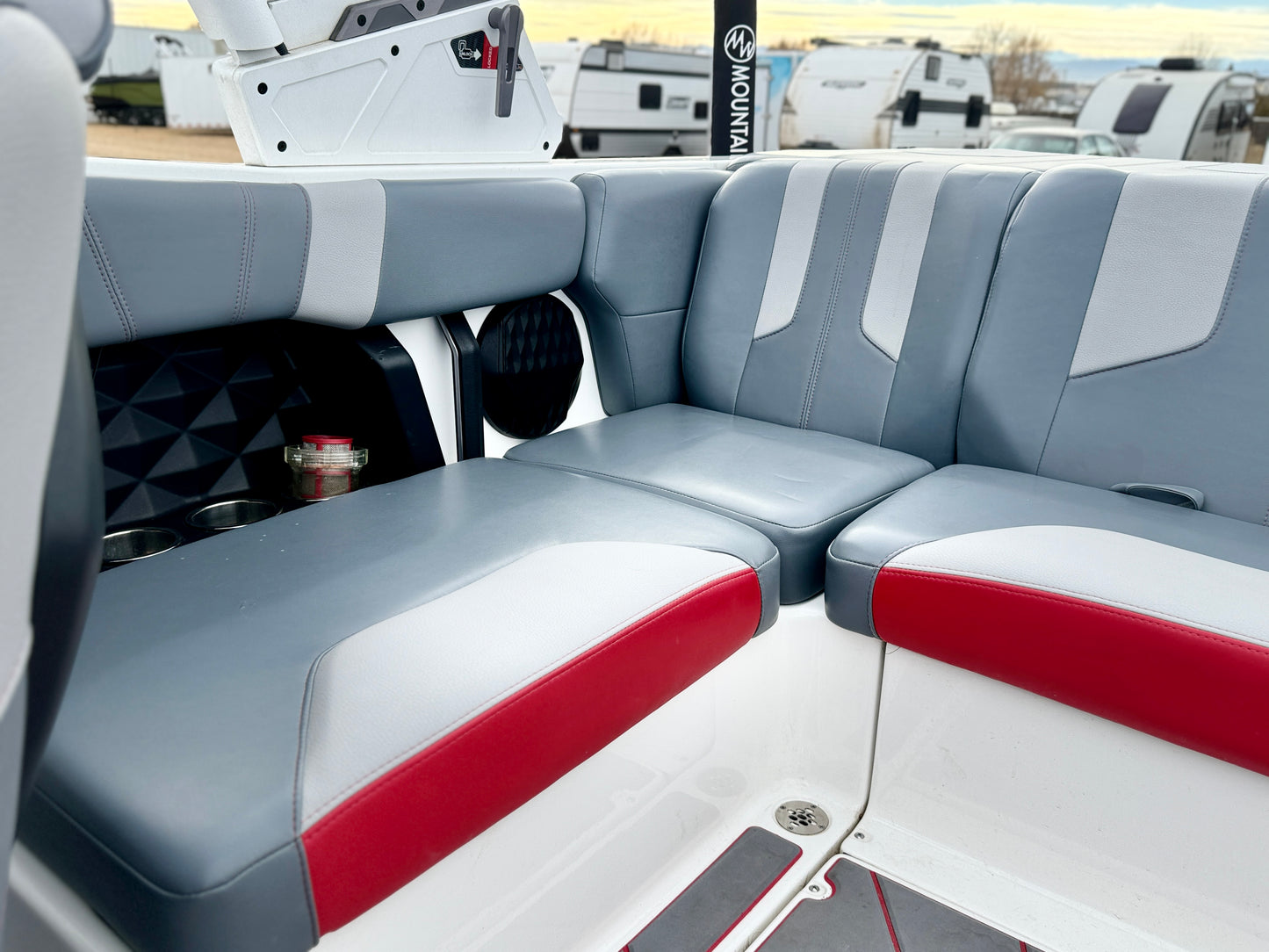 2022 Malibu LX -almost NEW