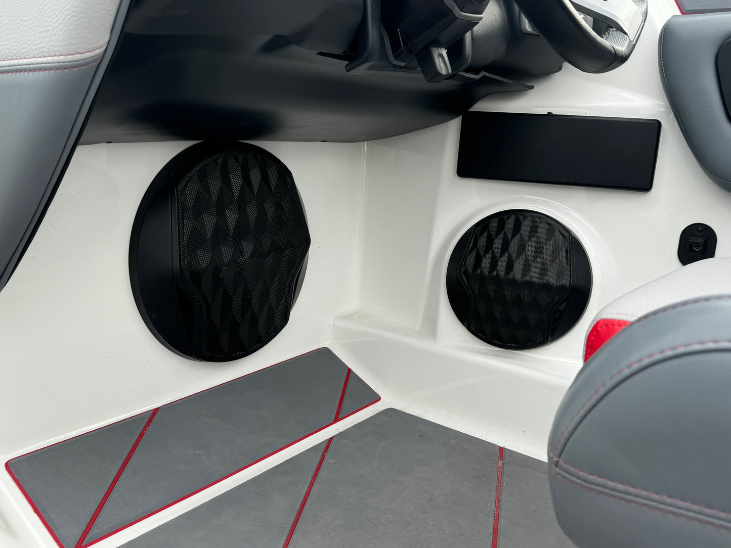 2022 Malibu LX -almost NEW