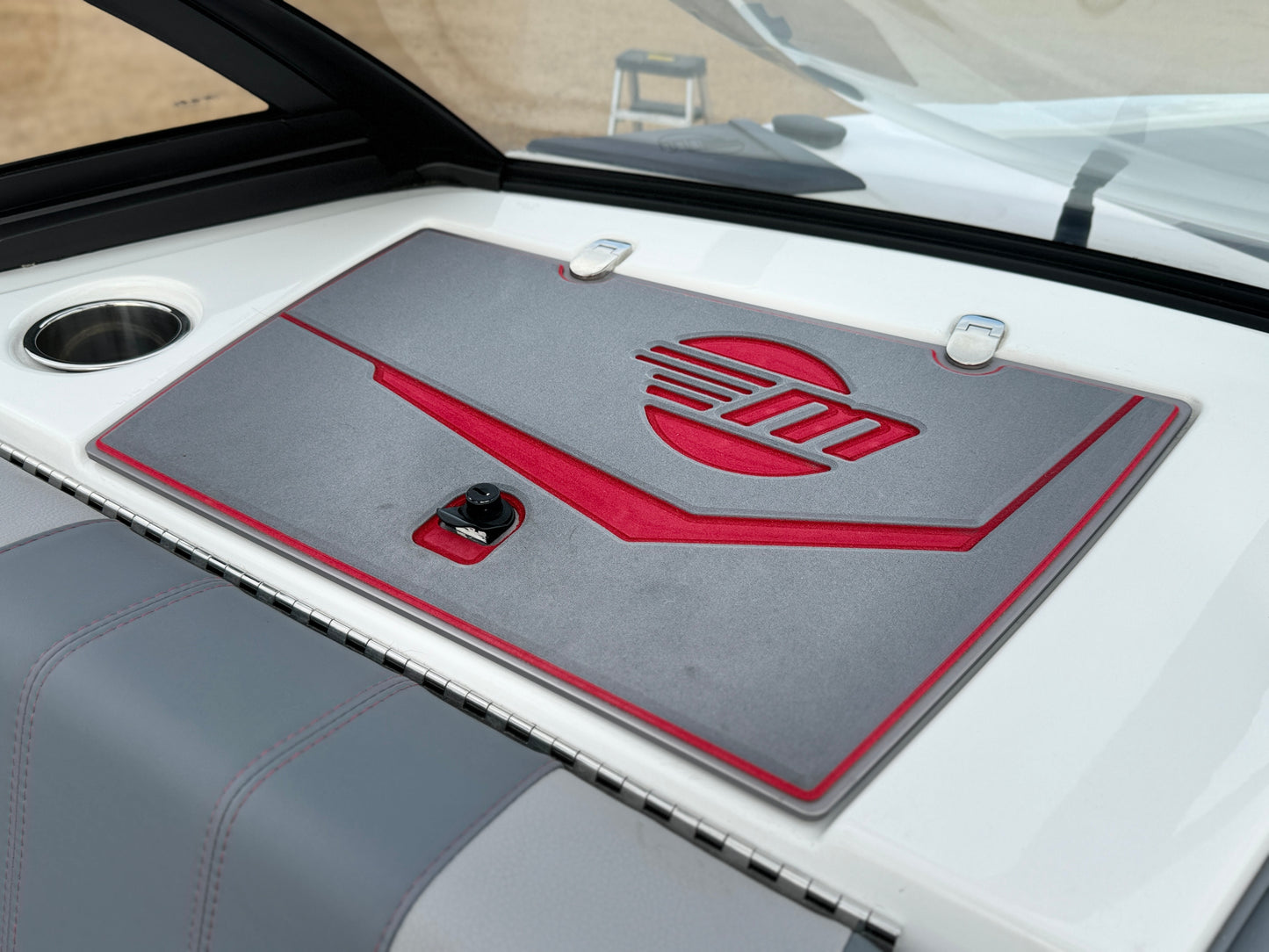 2022 Malibu LX -almost NEW