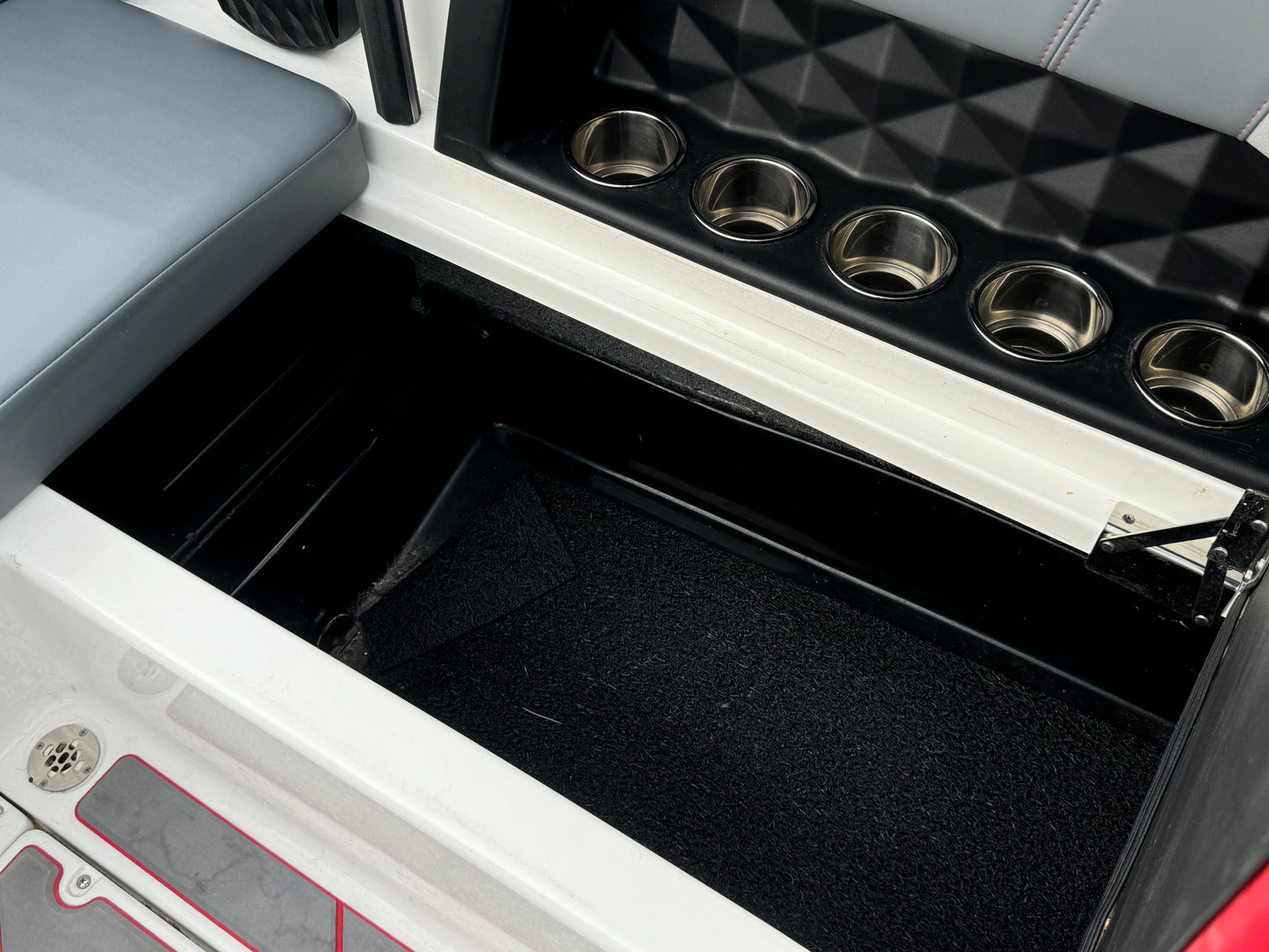 2022 Malibu LX -almost NEW