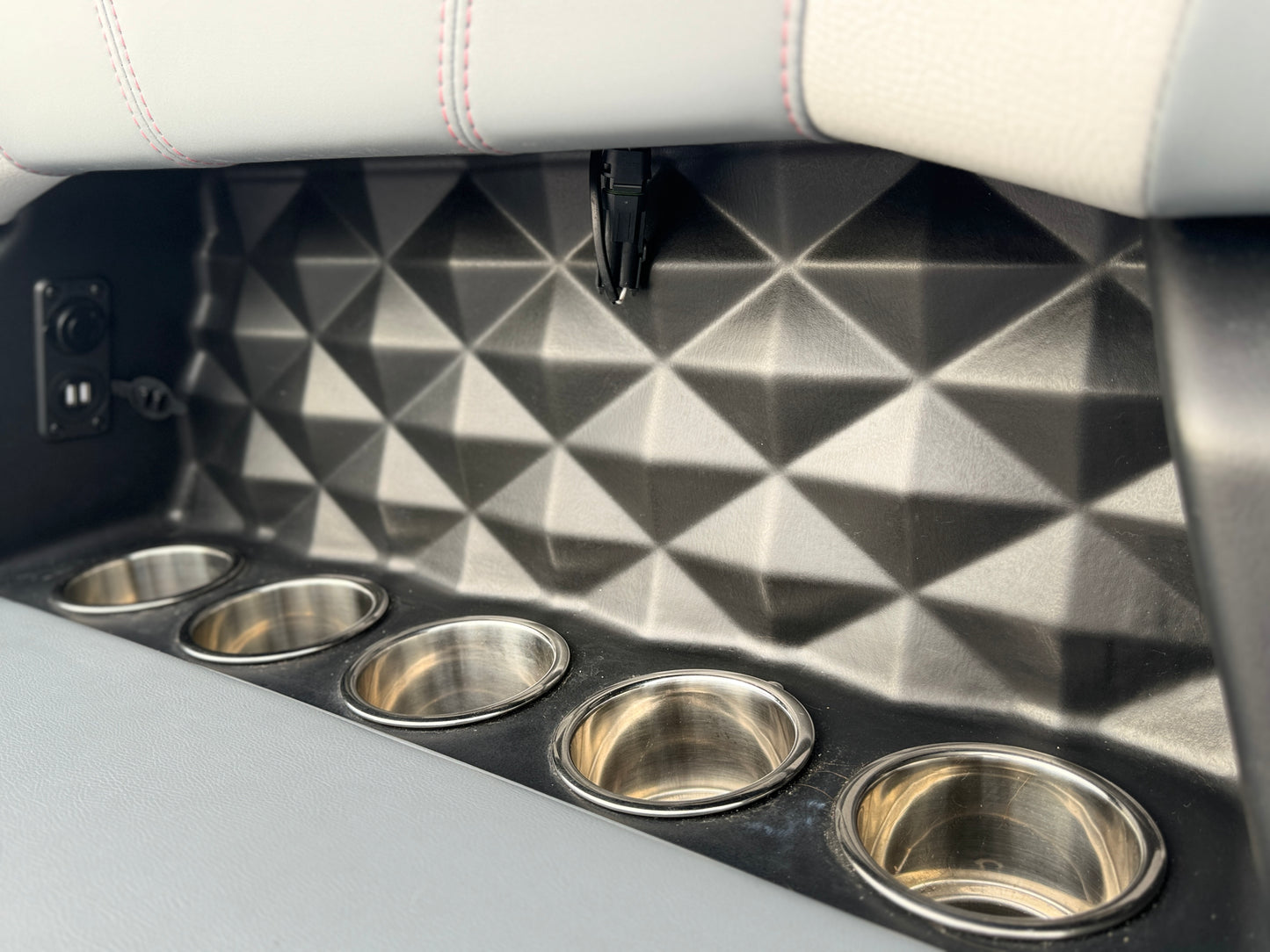 2022 Malibu LX -almost NEW