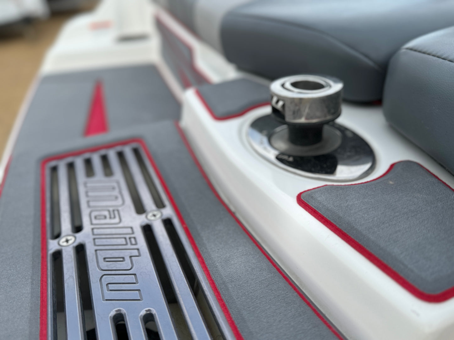 2022 Malibu LX -almost NEW