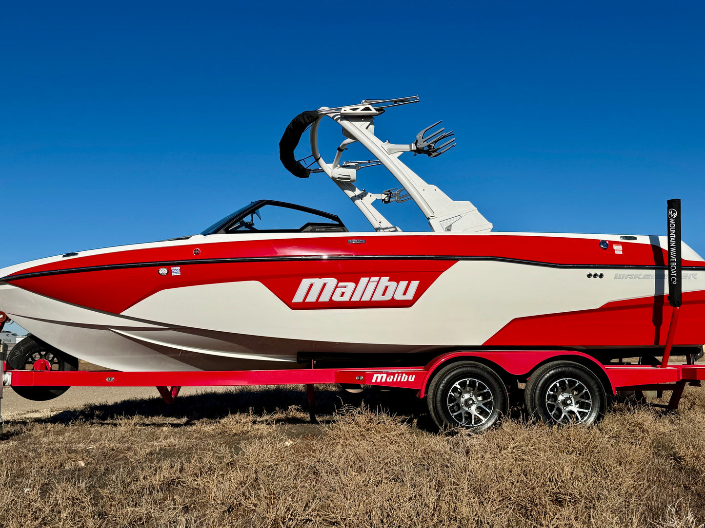 2021 Malibu 23 LSV - Low Hours