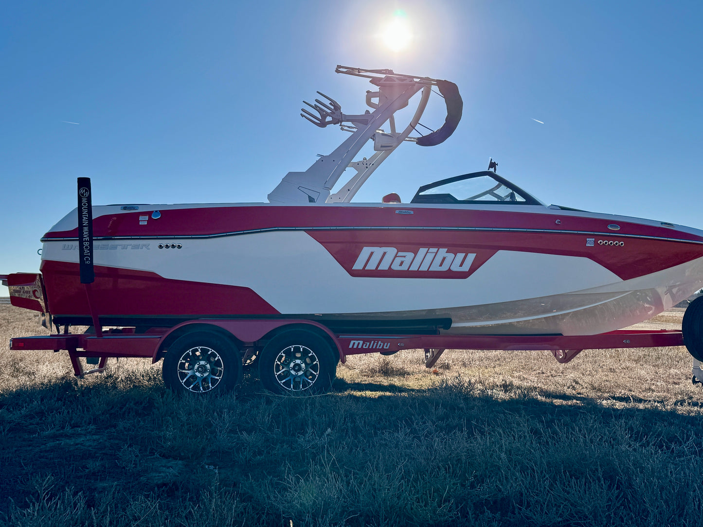 2021 Malibu 23 LSV - Low Hours