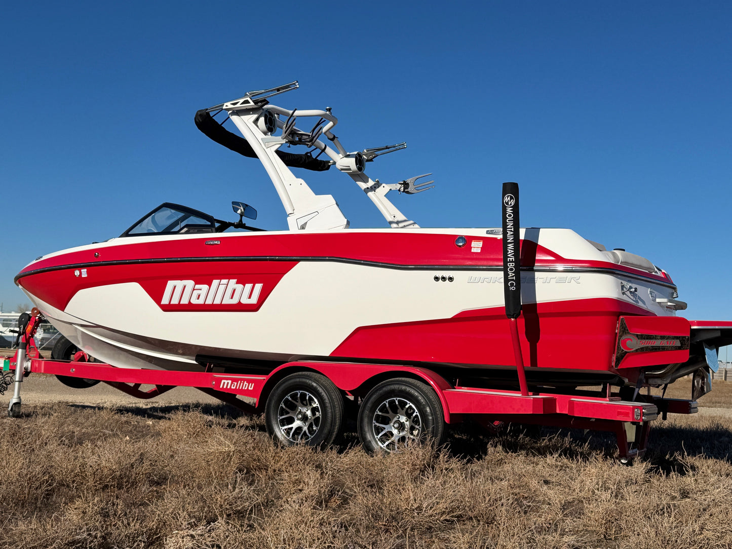 2021 Malibu 23 LSV - Low Hours
