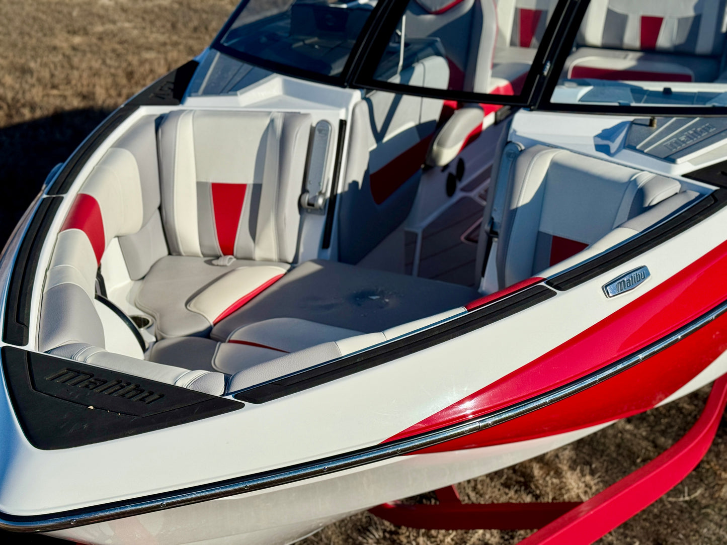 2021 Malibu 23 LSV - Low Hours