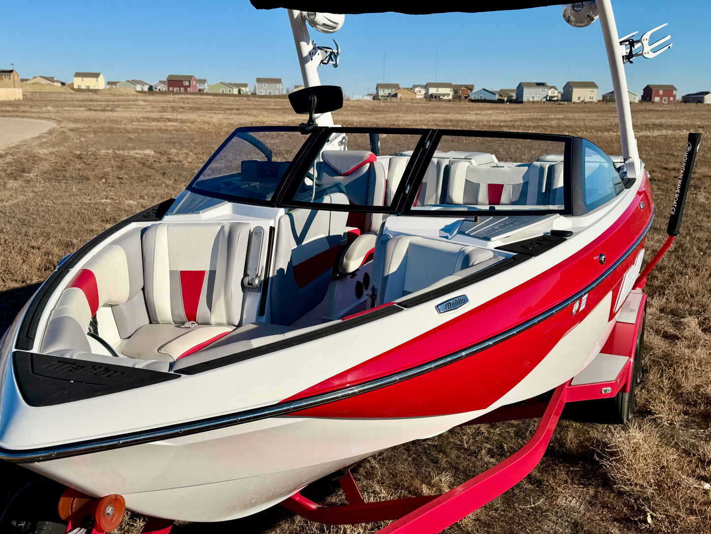 2021 Malibu 23 LSV - Low Hours