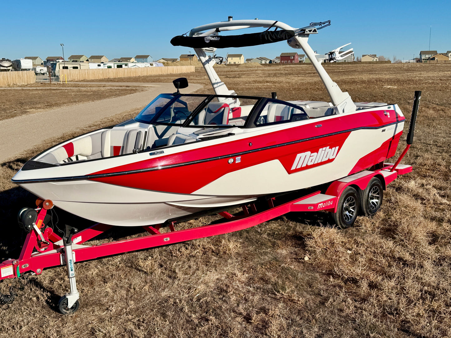 2021 Malibu 23 LSV - Low Hours