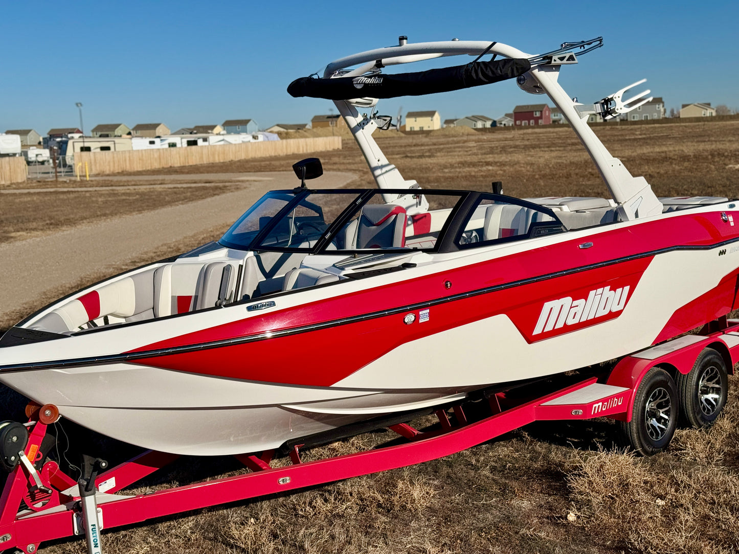 2021 Malibu 23 LSV - Low Hours