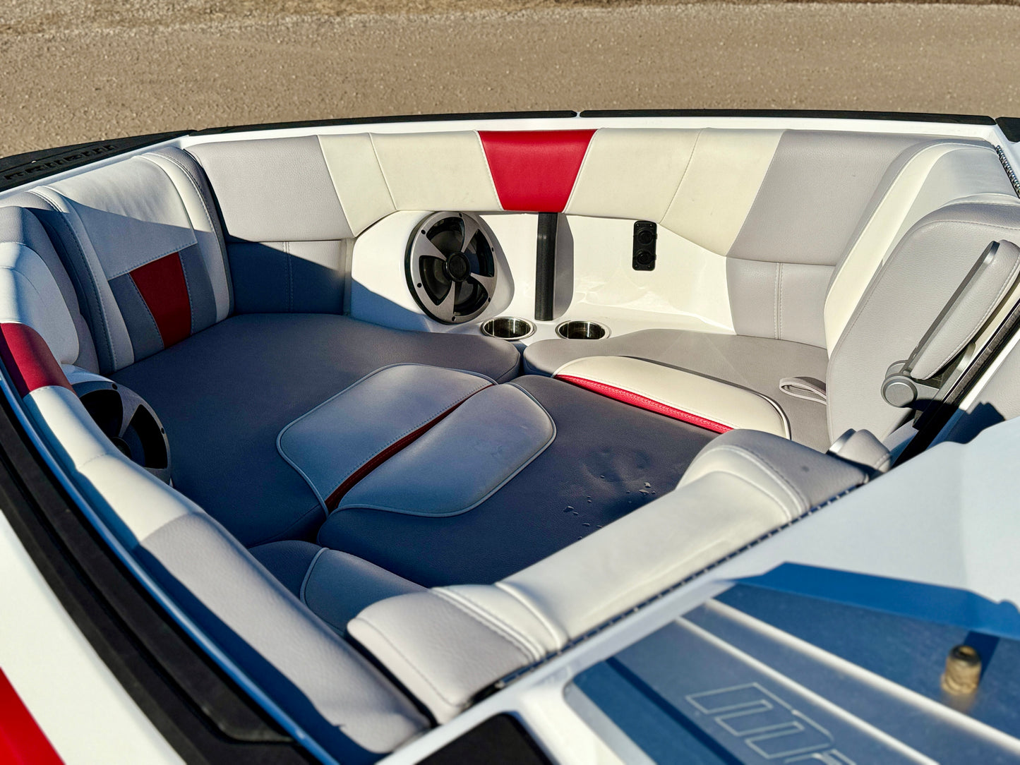 2021 Malibu 23 LSV - Low Hours