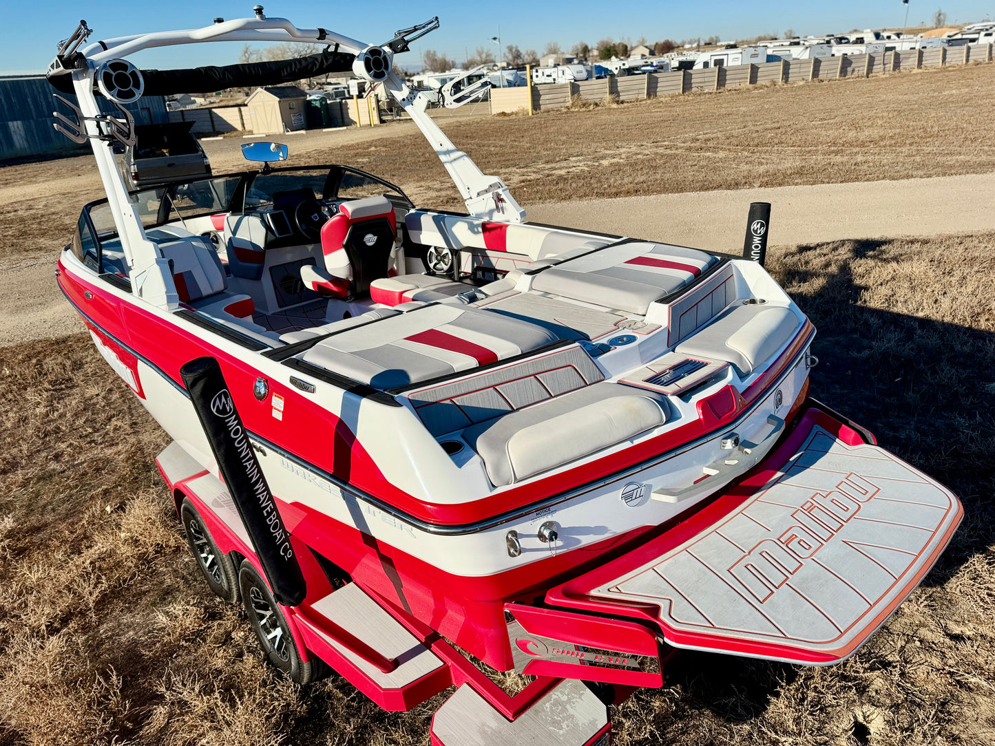 2021 Malibu 23 LSV - Low Hours