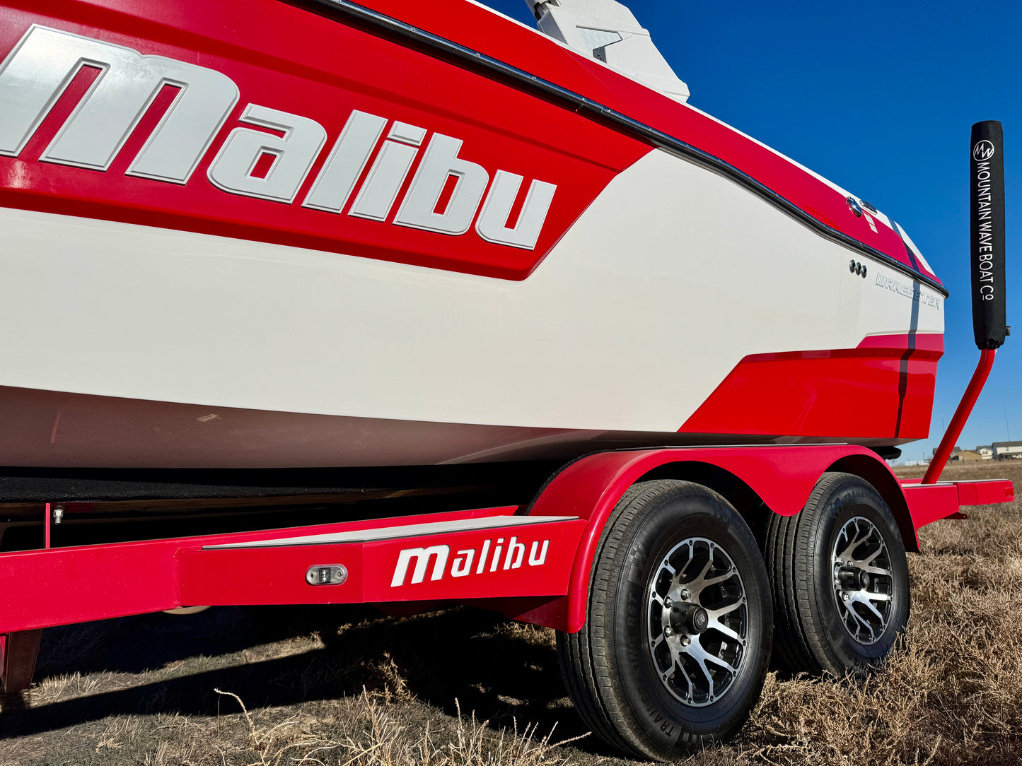 2021 Malibu 23 LSV - Low Hours