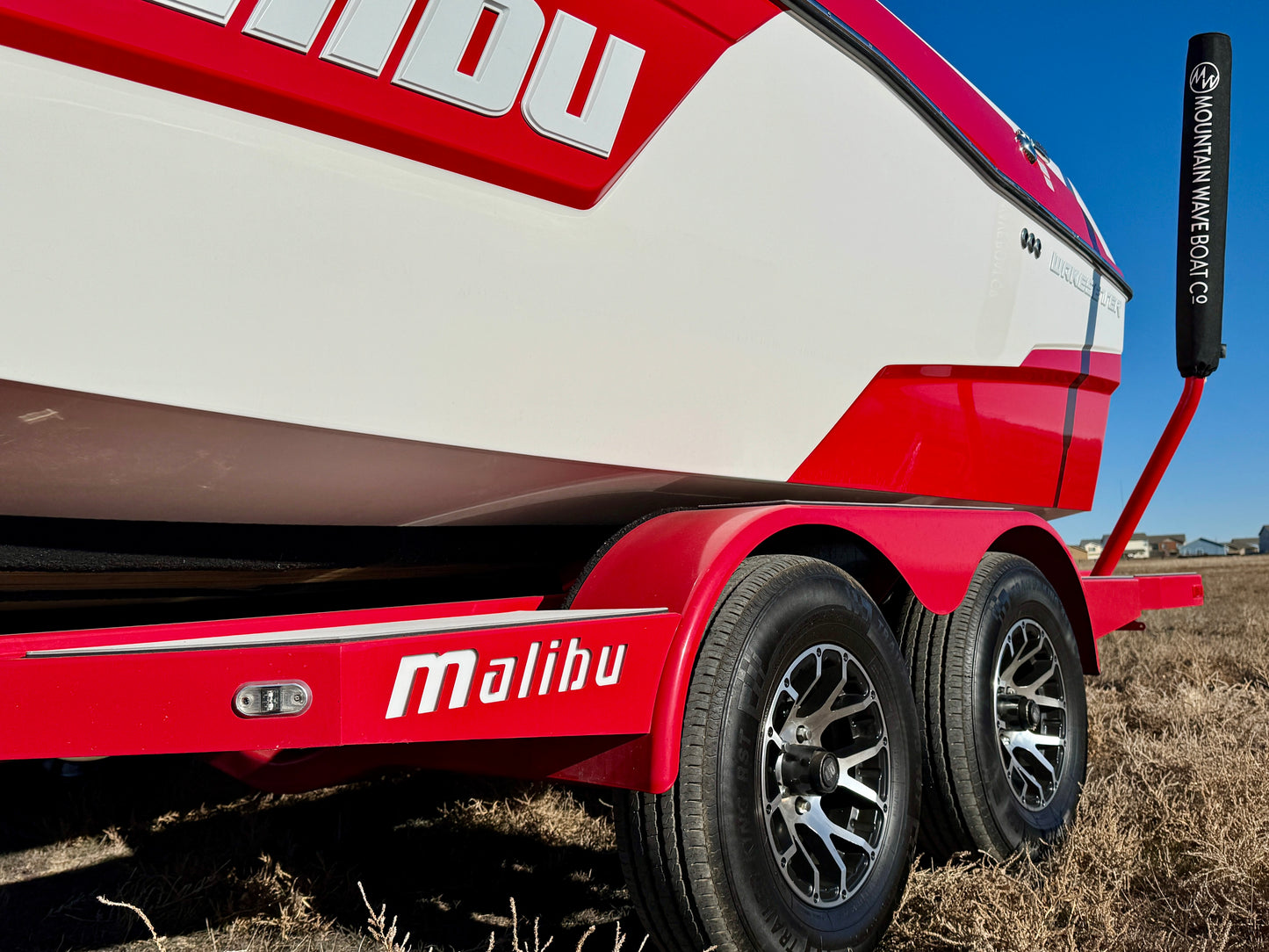 2021 Malibu 23 LSV - Low Hours