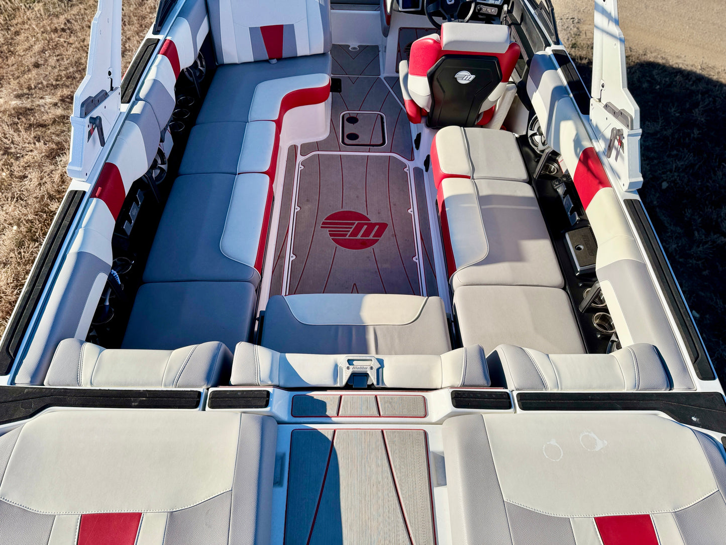 2021 Malibu 23 LSV - Low Hours