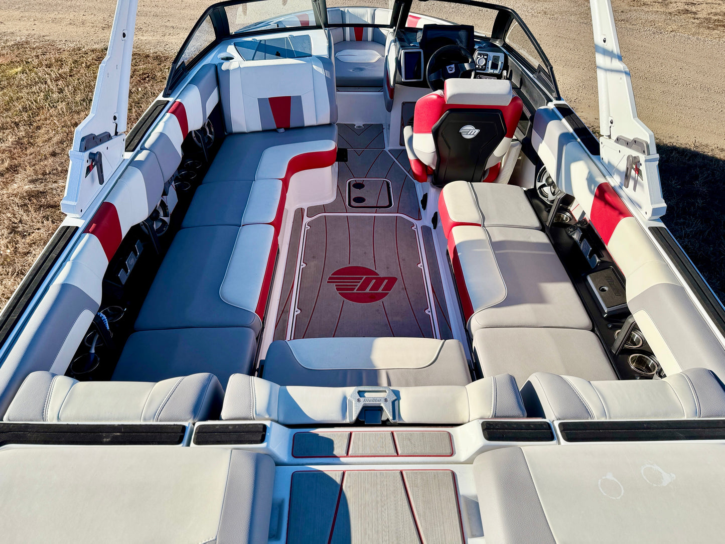 2021 Malibu 23 LSV - Low Hours