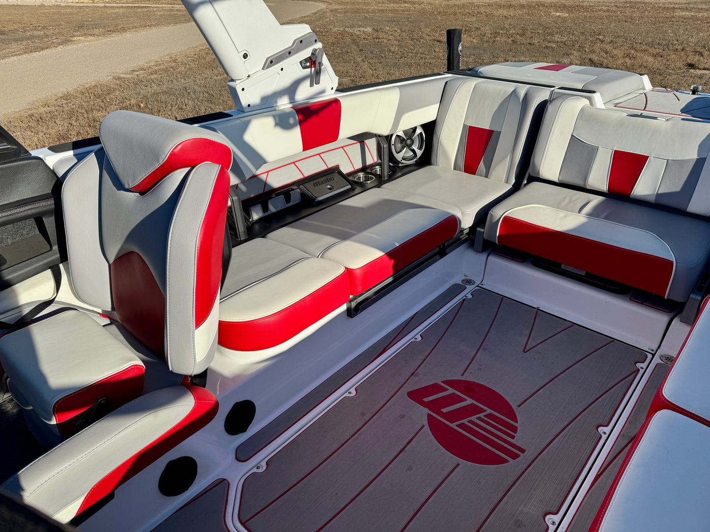 2021 Malibu 23 LSV - Low Hours