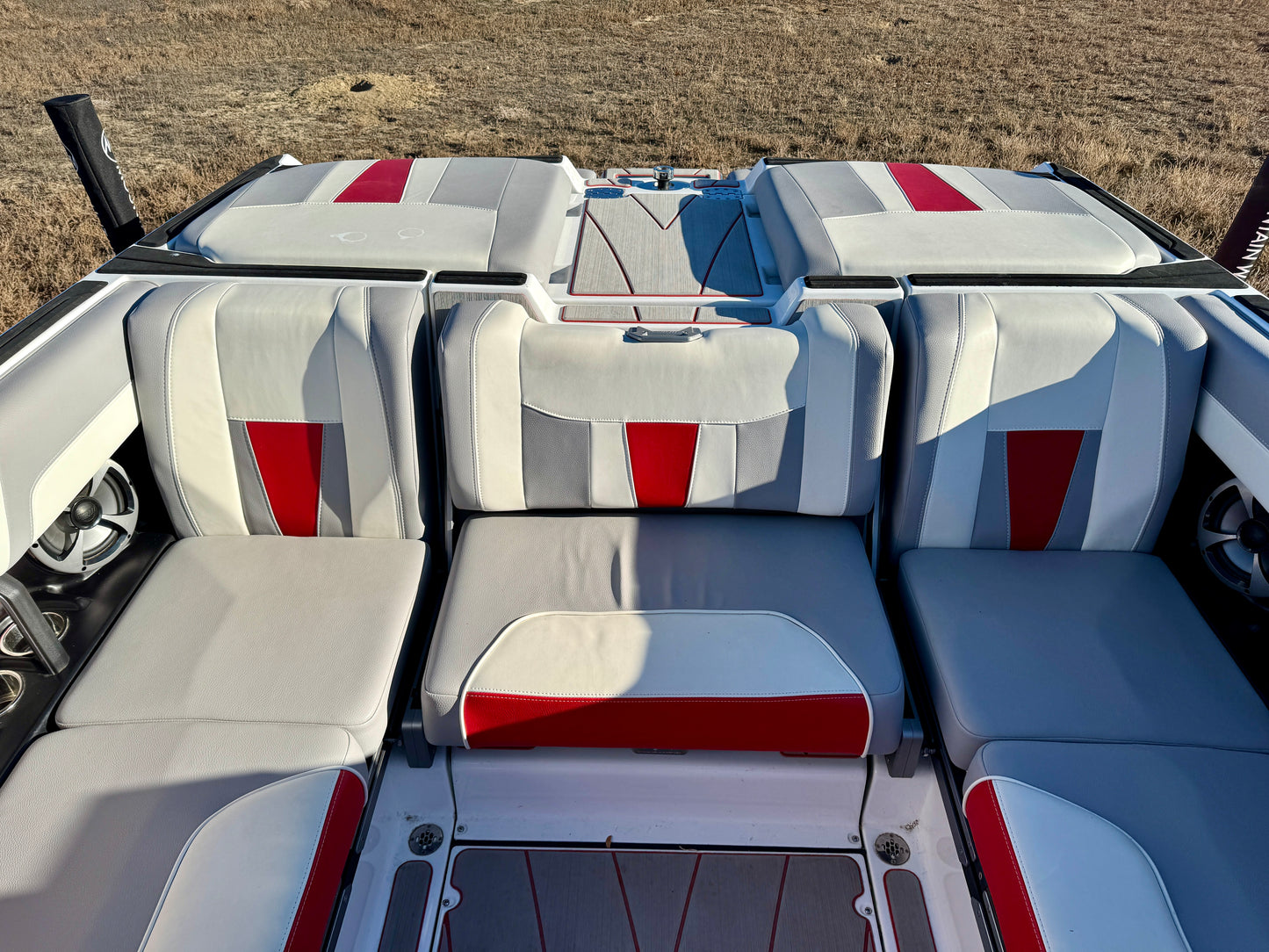 2021 Malibu 23 LSV - Low Hours