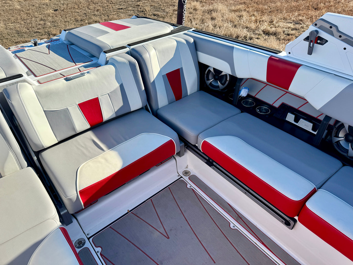 2021 Malibu 23 LSV - Low Hours