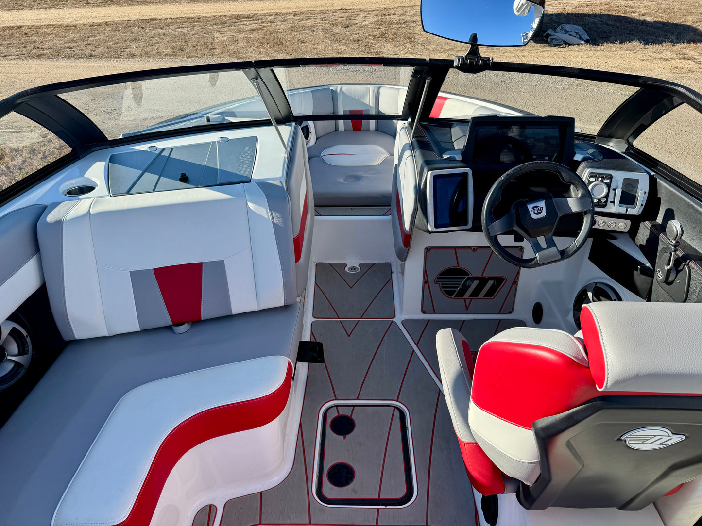 2021 Malibu 23 LSV - Low Hours