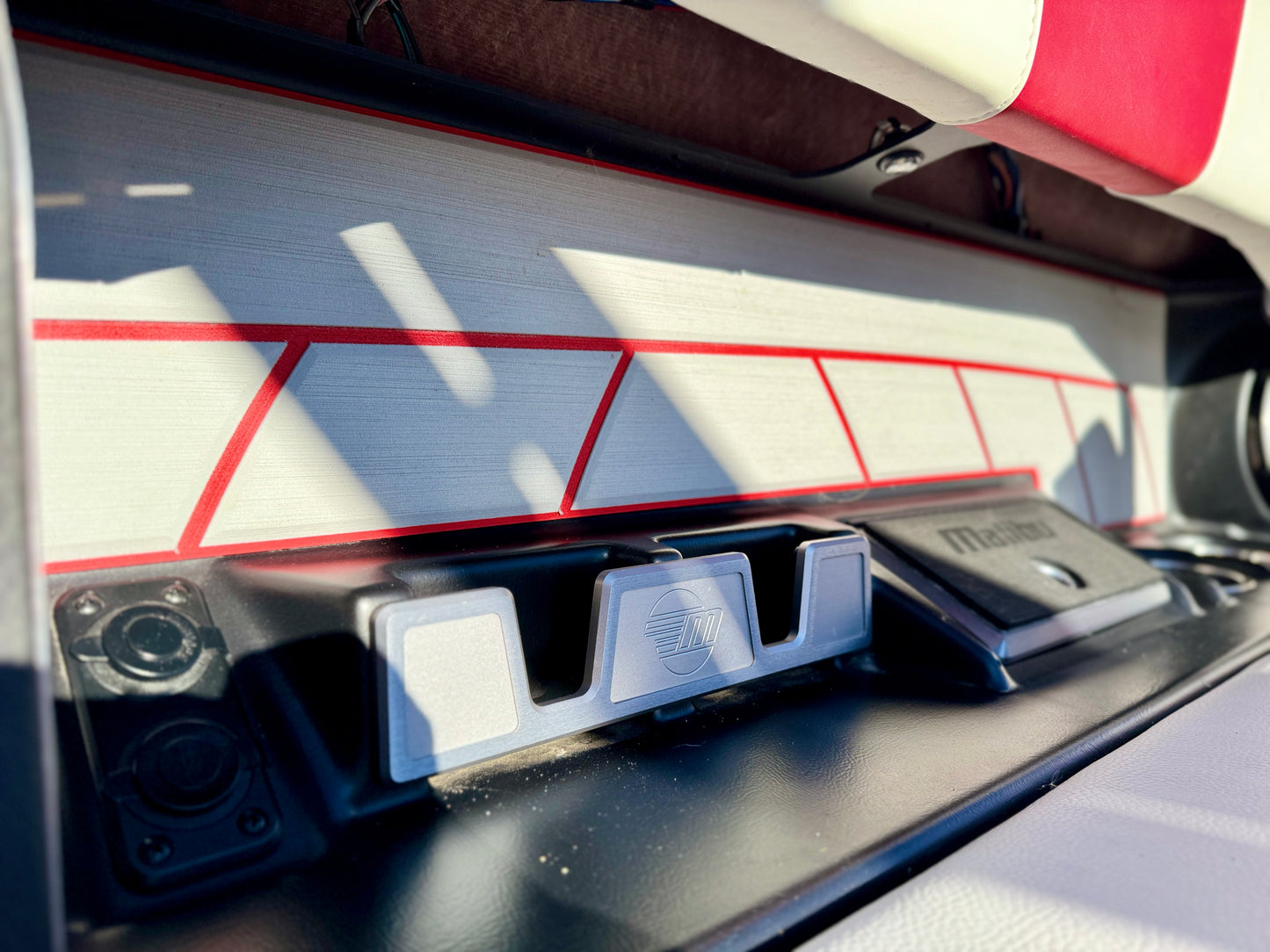 2021 Malibu 23 LSV - Low Hours