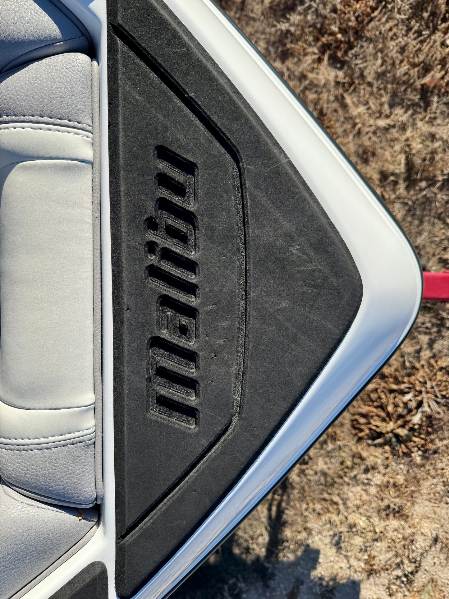 2021 Malibu 23 LSV - Low Hours