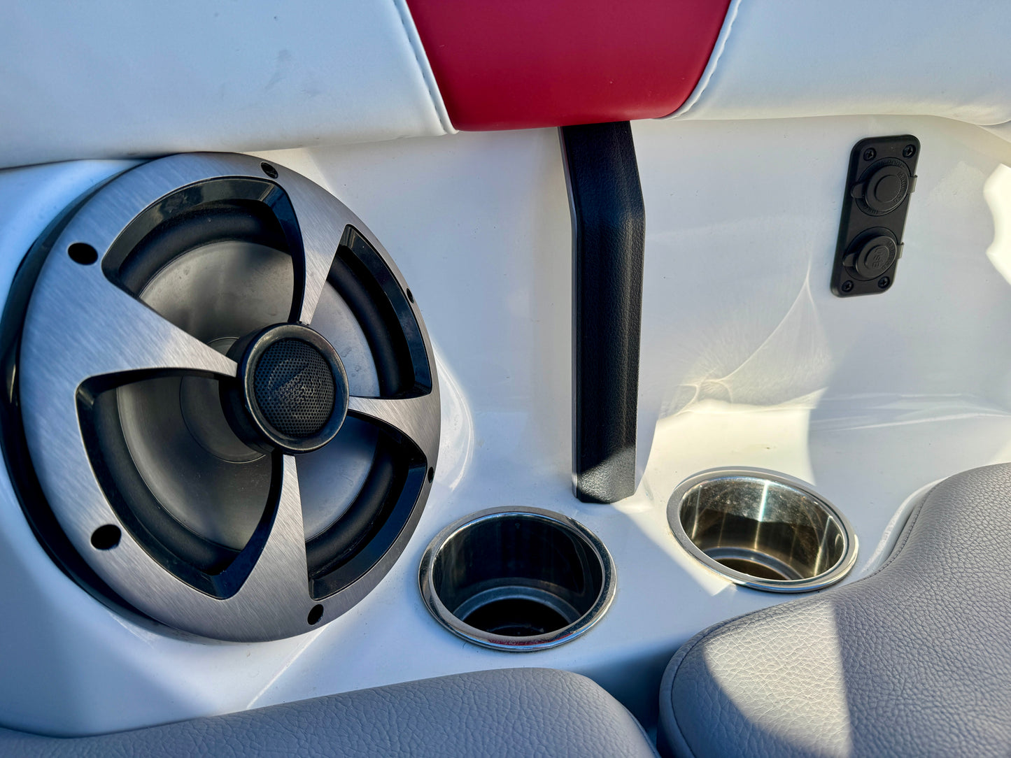 2021 Malibu 23 LSV - Low Hours