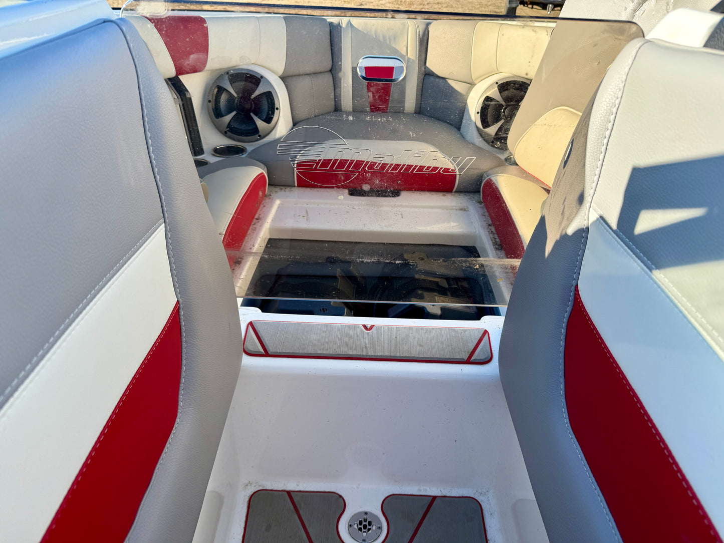 2021 Malibu 23 LSV - Low Hours