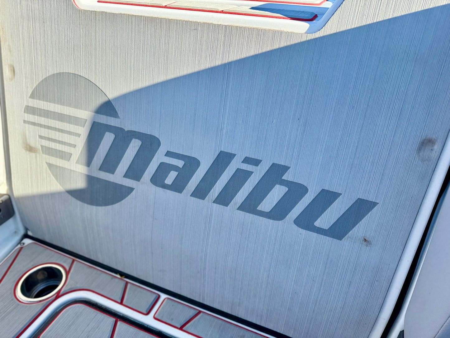 2021 Malibu 23 LSV - Low Hours