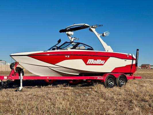 2021 Malibu 23 LSV - Low Hours