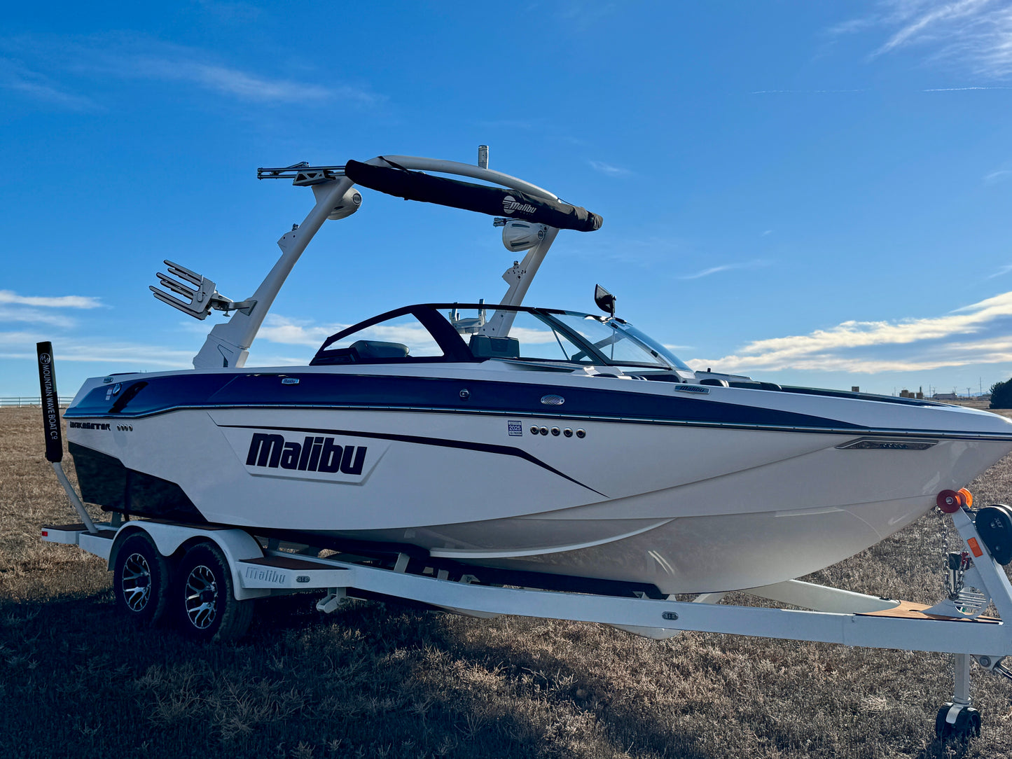 2021 Malibu 23 LSV - M6DI - Clean