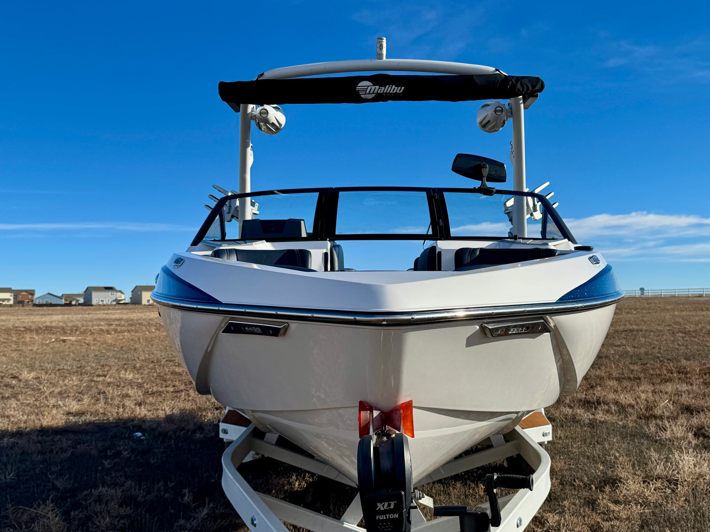 2021 Malibu 23 LSV - M6DI - Clean