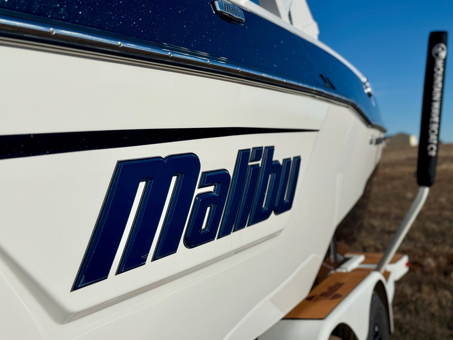 2021 Malibu 23 LSV - M6DI - Clean