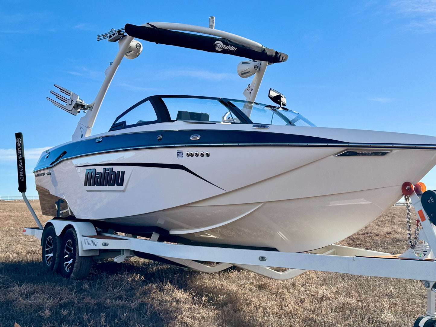 2021 Malibu 23 LSV - M6DI - Clean