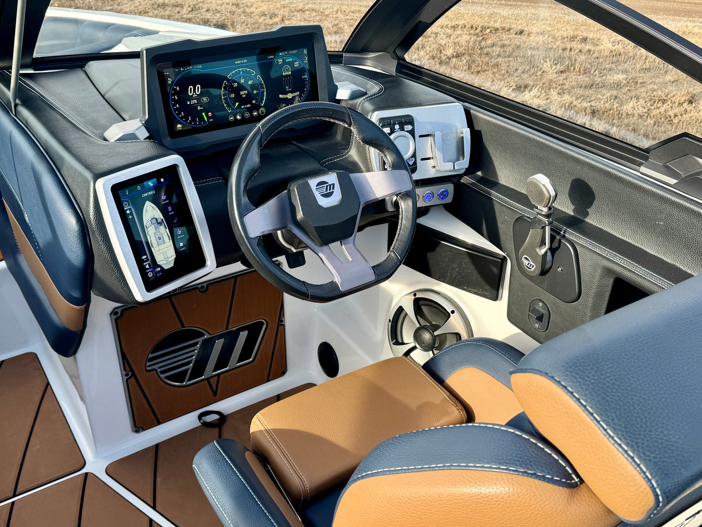 2021 Malibu 23 LSV - M6DI - Clean