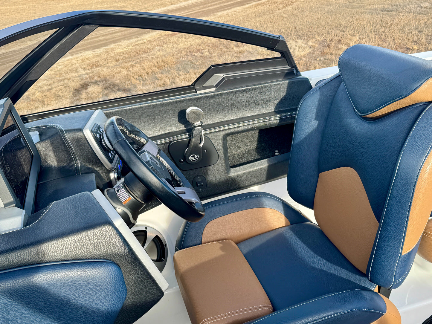 2021 Malibu 23 LSV - M6DI - Clean