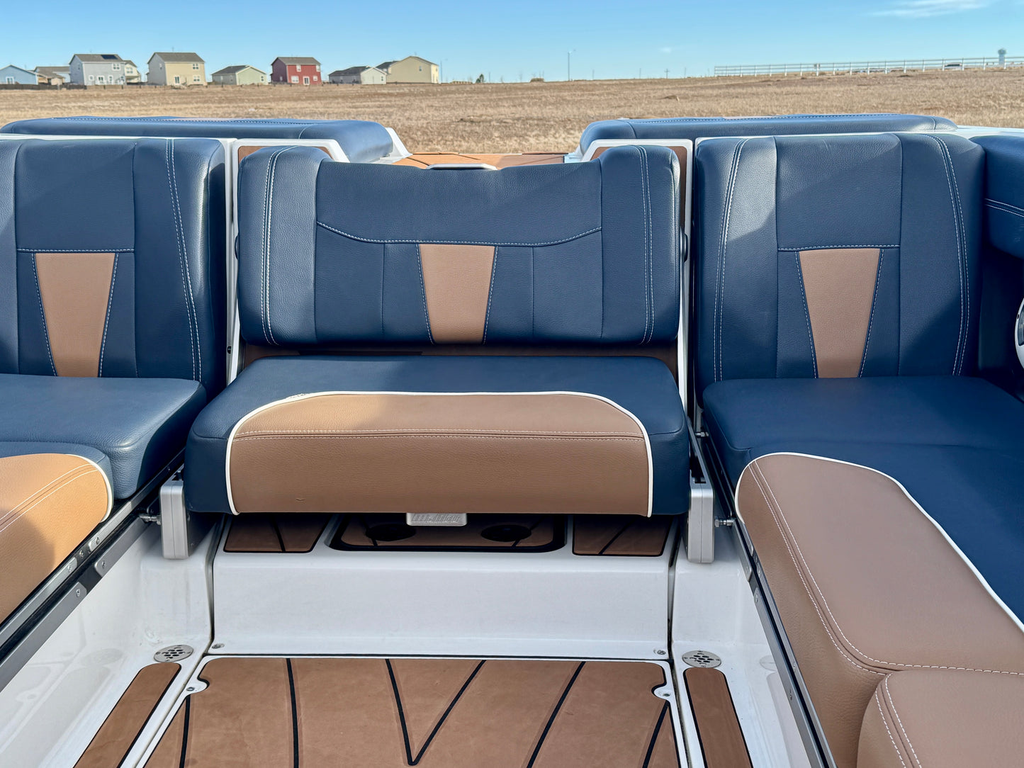 2021 Malibu 23 LSV - M6DI - Clean