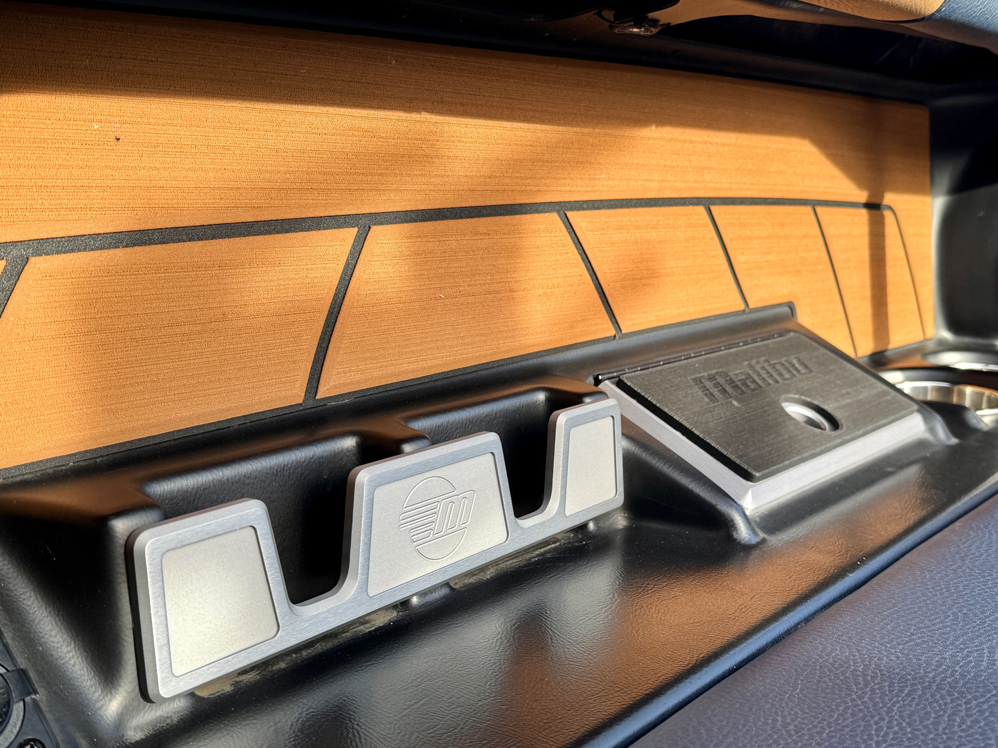 2021 Malibu 23 LSV - M6DI - Clean