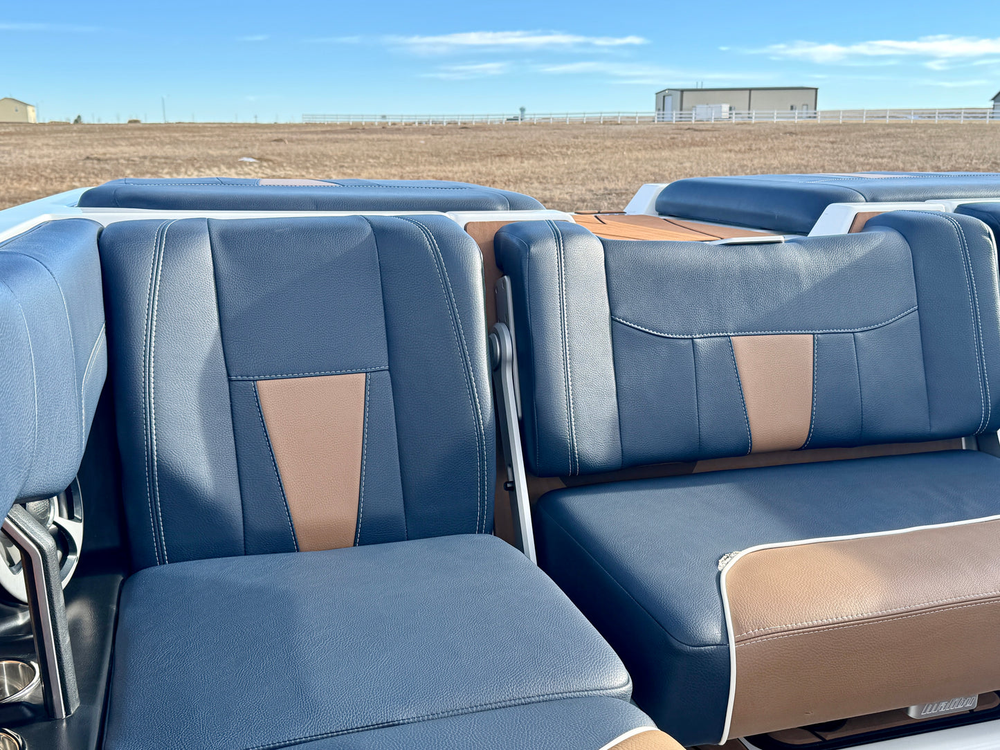 2021 Malibu 23 LSV - M6DI - Clean