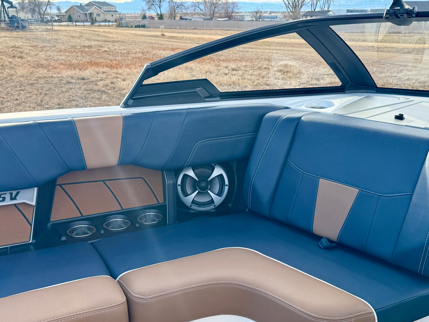 2021 Malibu 23 LSV - M6DI - Clean