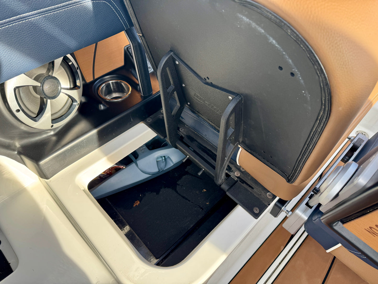 2021 Malibu 23 LSV - M6DI - Clean