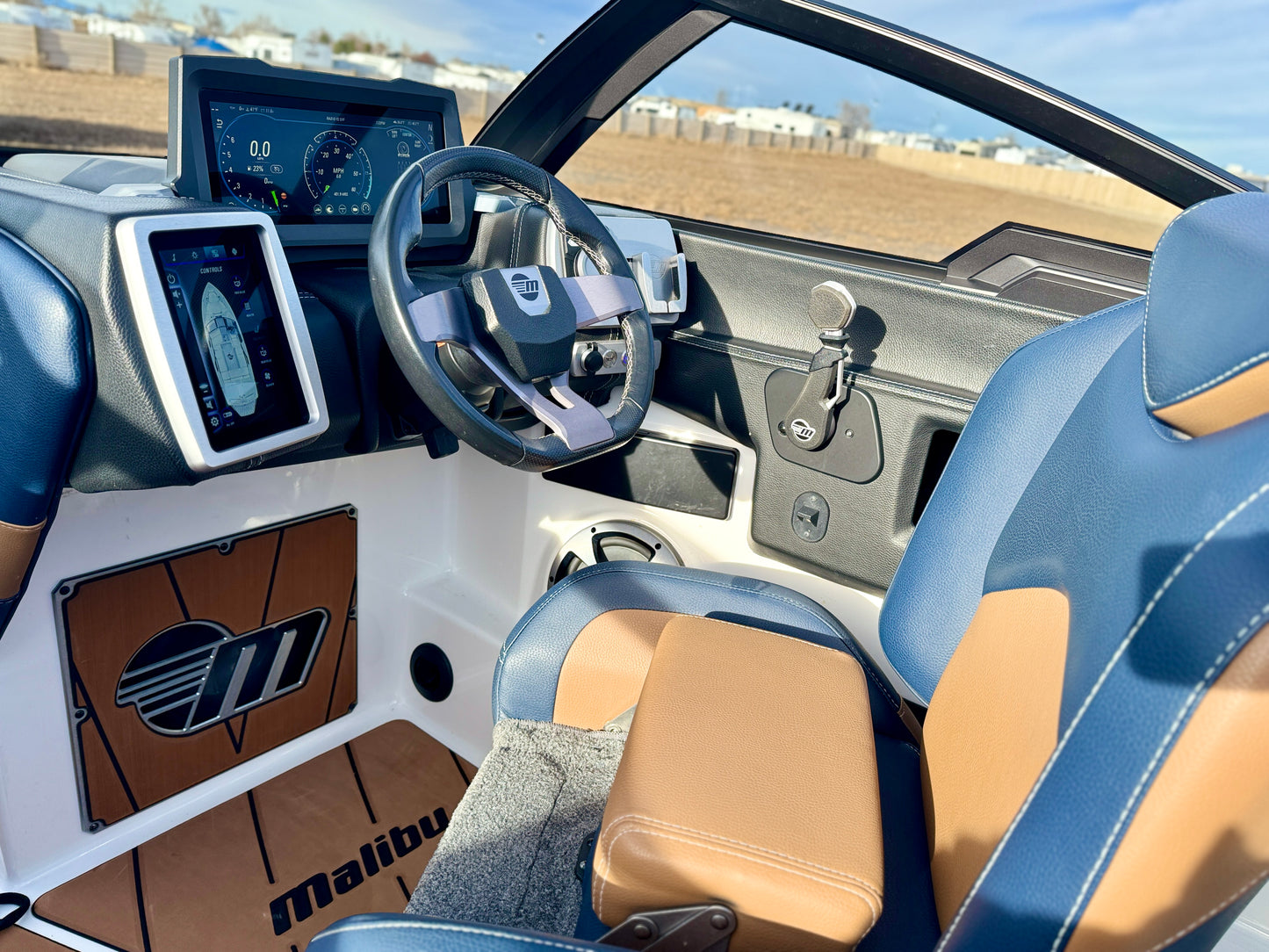 2021 Malibu 23 LSV - M6DI - Clean