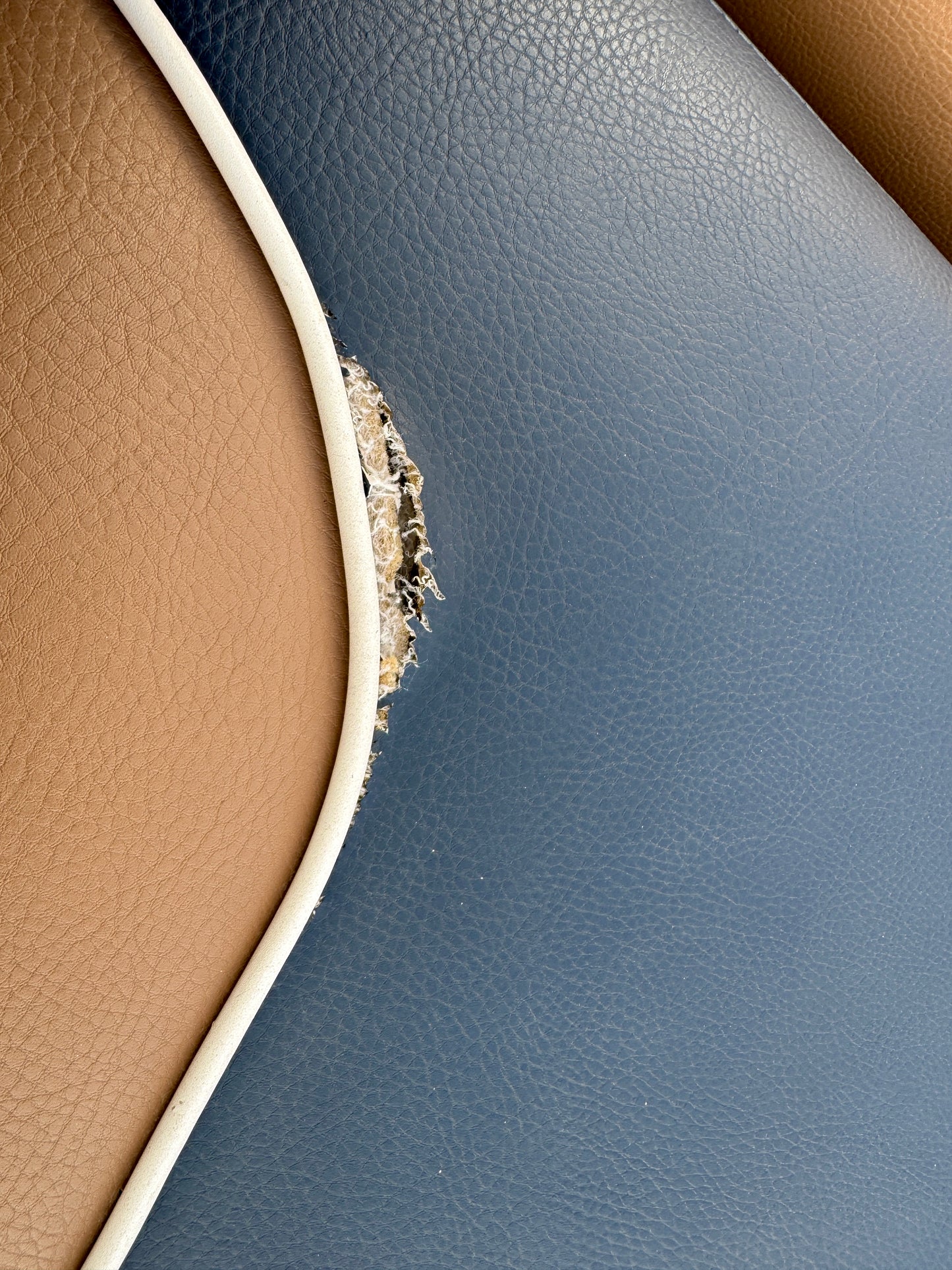 2021 Malibu 23 LSV - M6DI - Clean