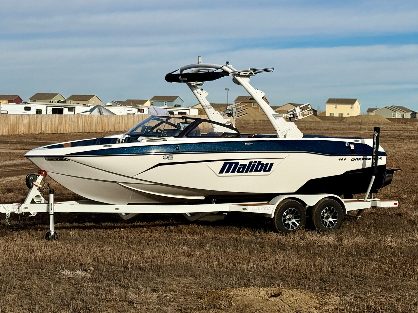 2021 Malibu 23 LSV - M6DI - Clean