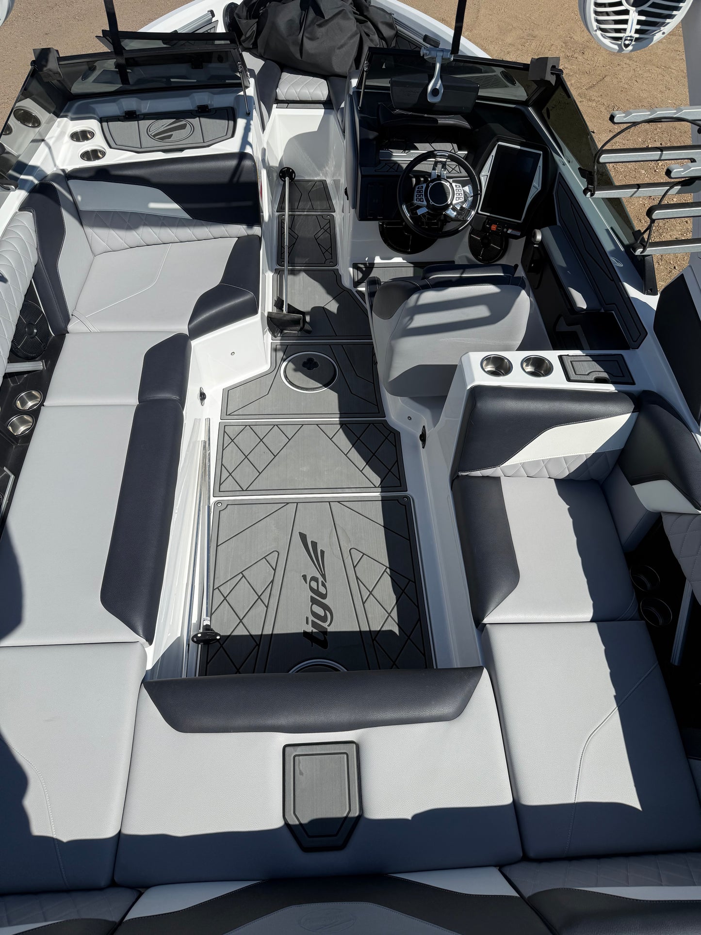 2022 Tige Z3 - 6.2L Raptor 400 - ALMOST NEW