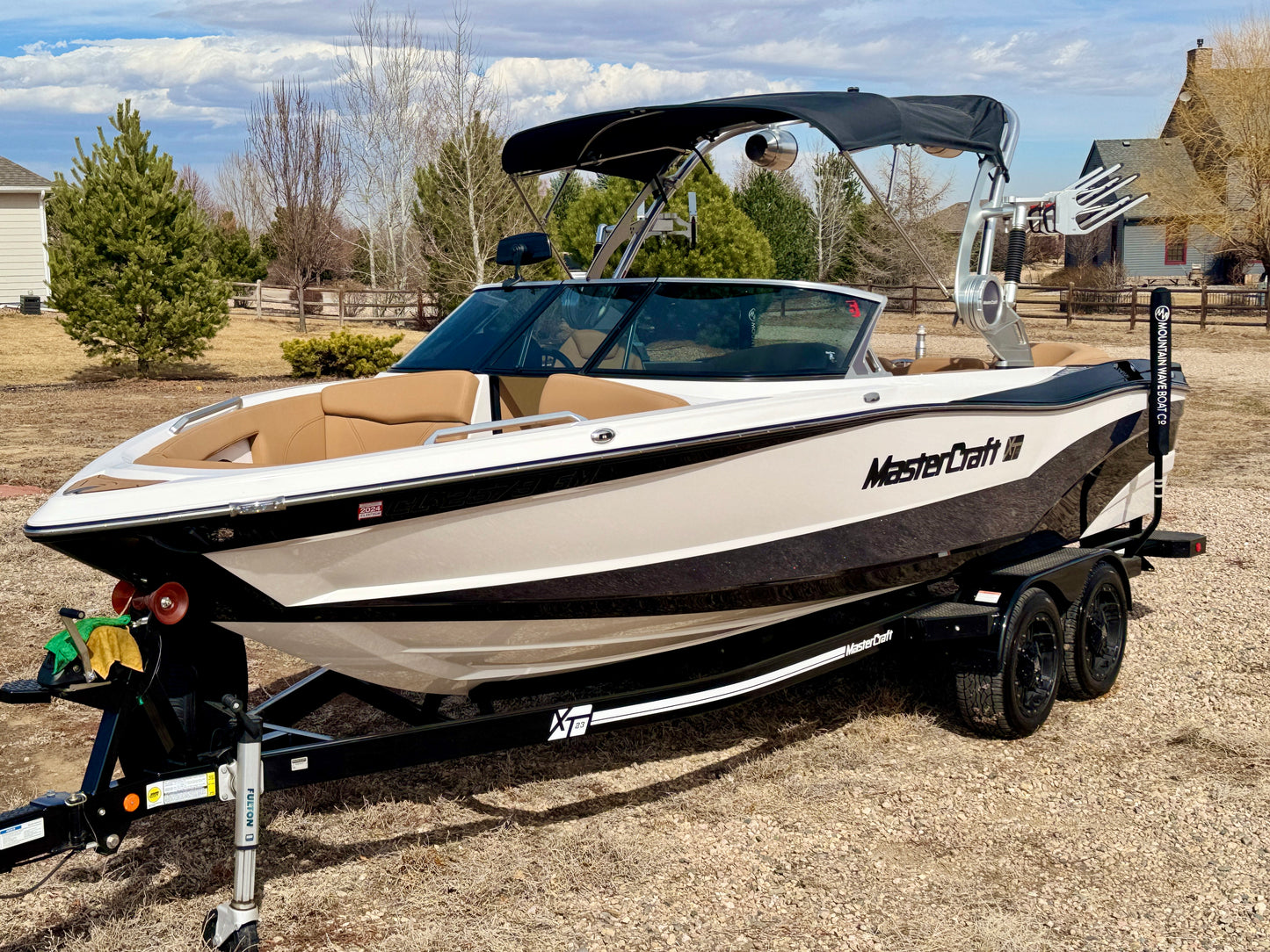 2021 MasterCraft XT23 - 60HRS- 6.0 MPI - Almost NEW
