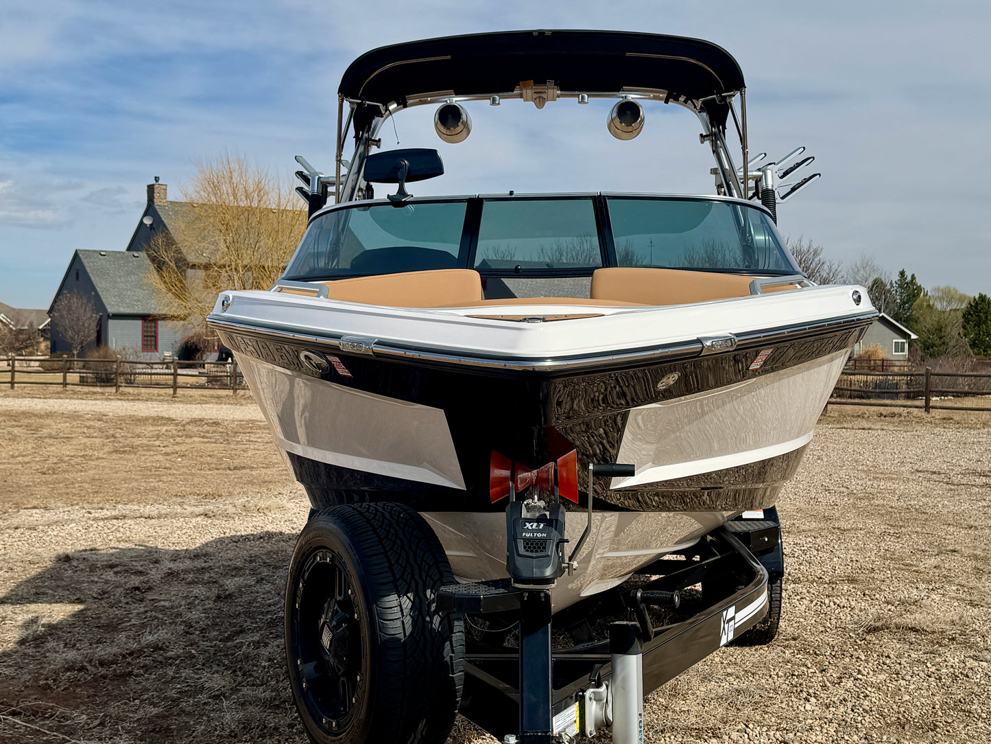 2021 MasterCraft XT23 - 60HRS- 6.0 MPI - Almost NEW